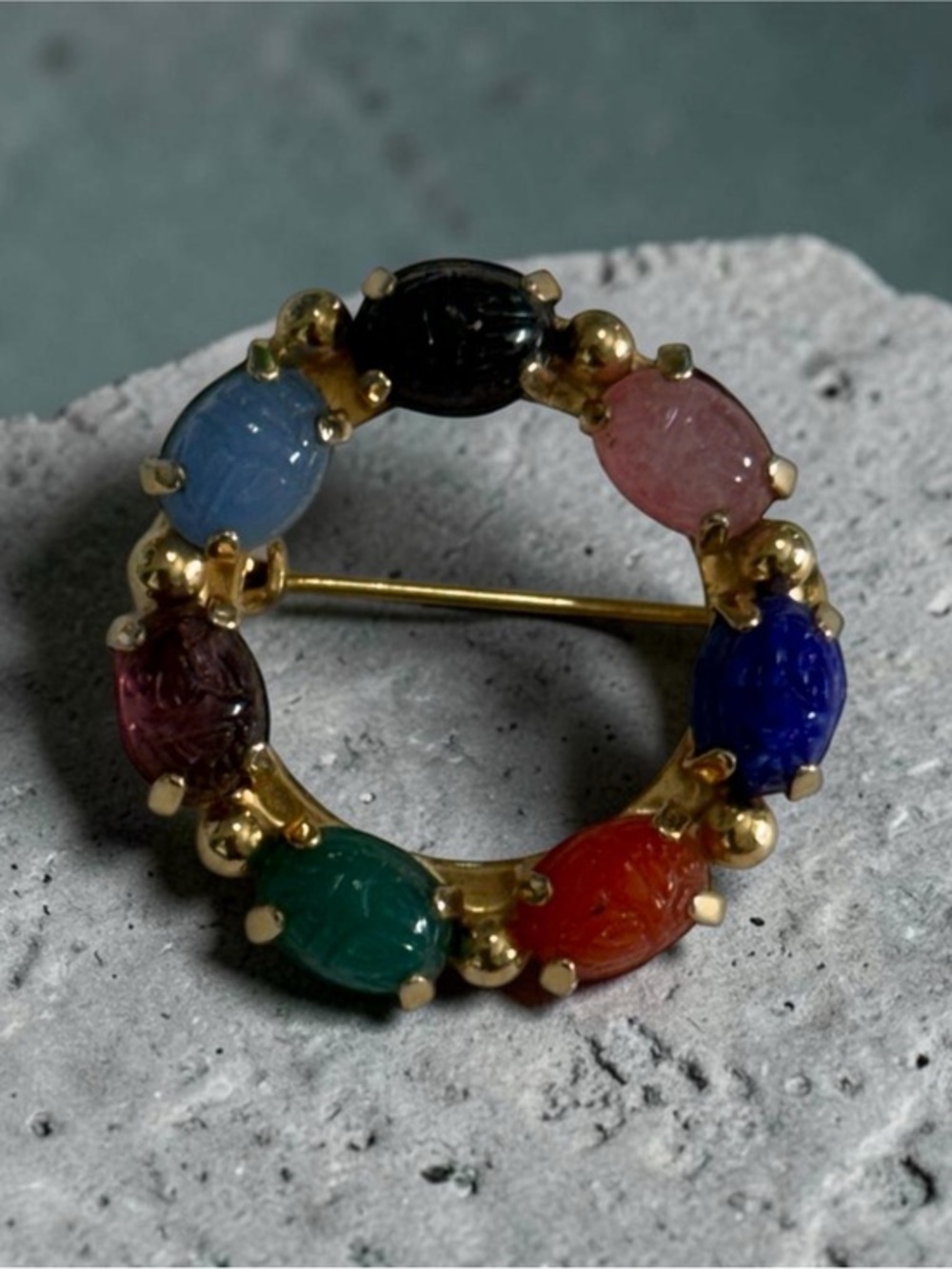 🫶🏻 Vintage Scarab Gold Multicolor Circle Brooch